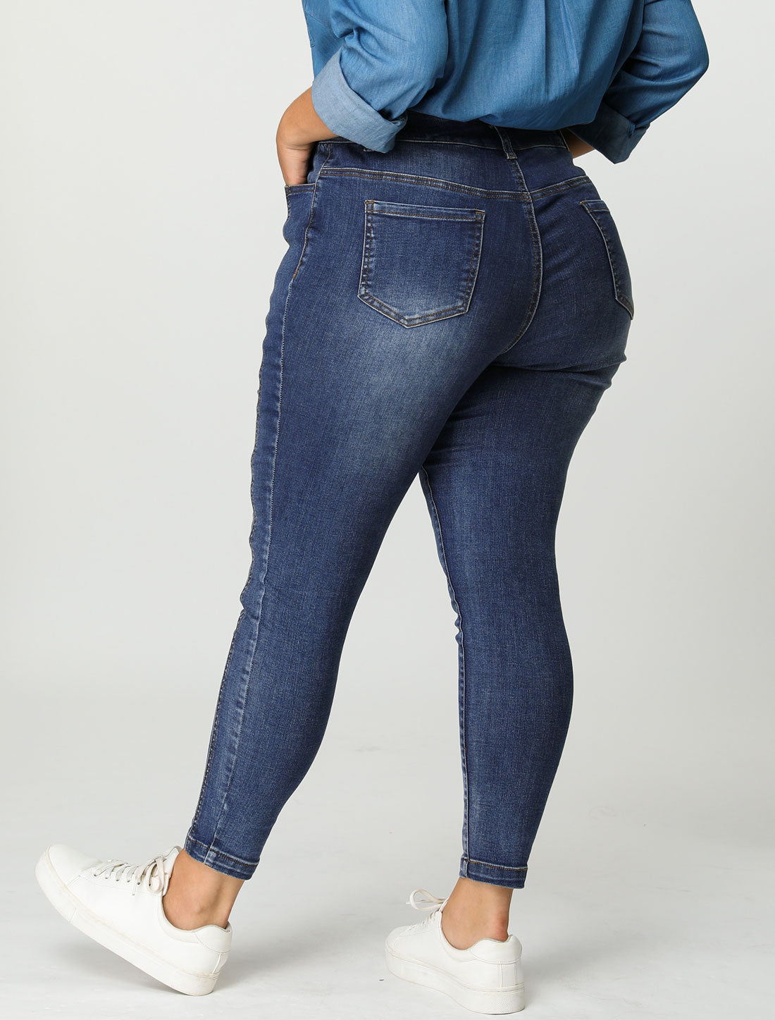 Women's Plus Size Jeans Mid Rise Stretch Washed Skinny Jeans Casual Denim Jeggings