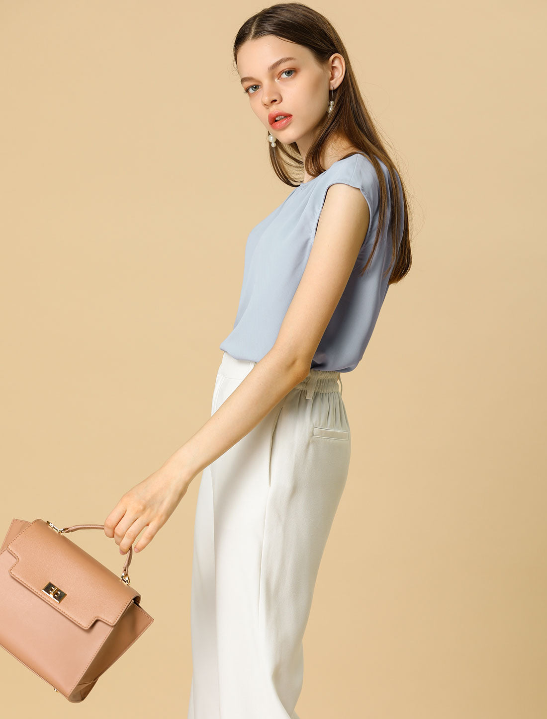 Blusa informal de negocios para mujer, de gasa, plisada, con cuello redondo y mangas cortas