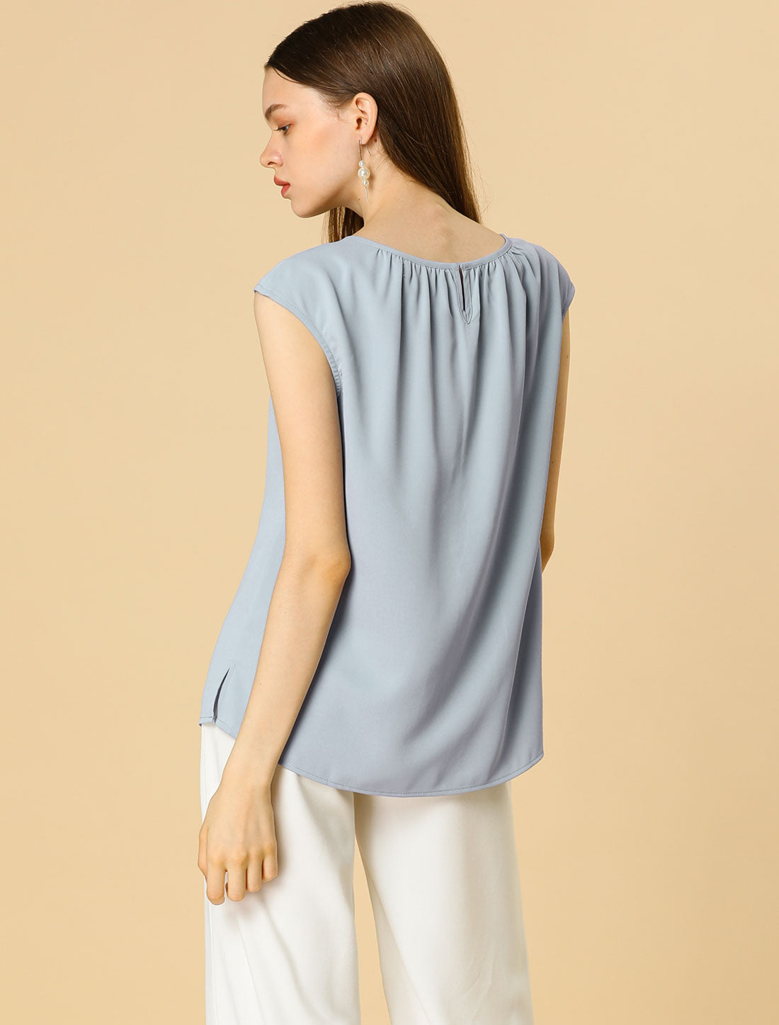 Blusa informal de negocios para mujer, de gasa, plisada, con cuello redondo y mangas cortas
