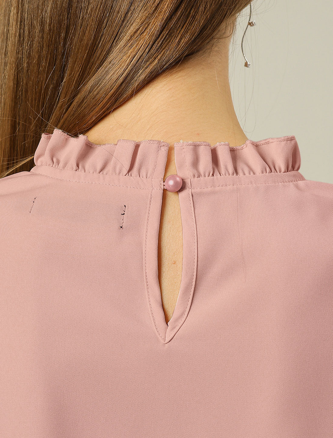 Blusa de gasa para mujer con cuello alto fruncido y cuentas de perlas, manga larga