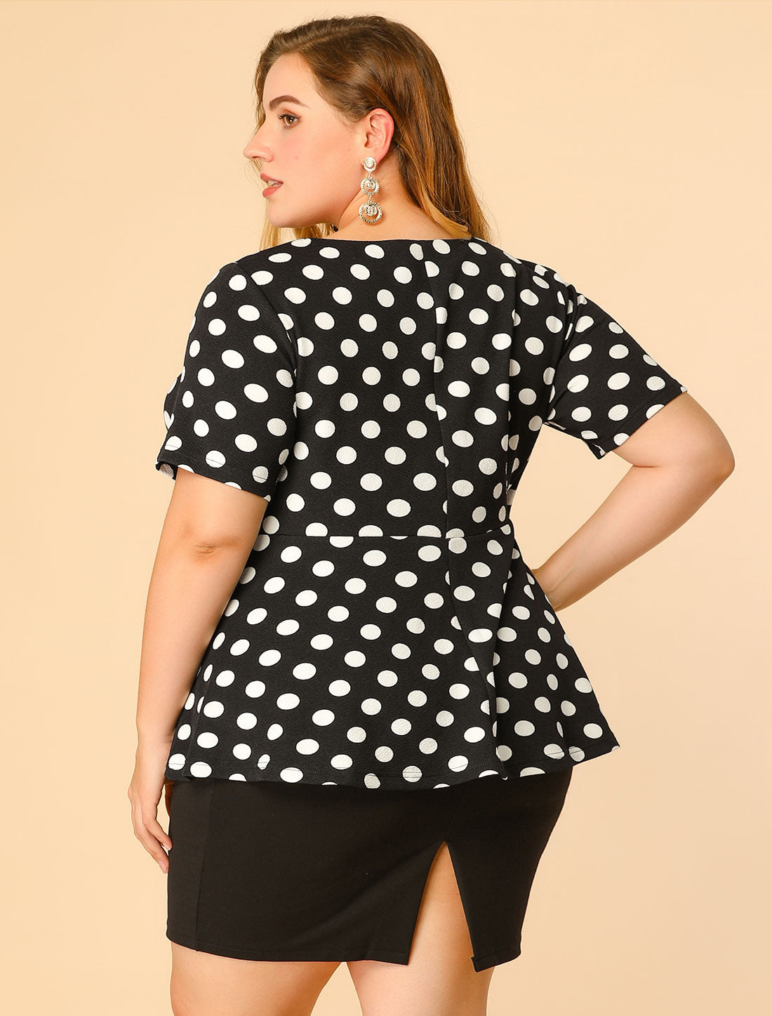 Women's Plus Size Short Sleeves Twisted Knot Front Peplum Top