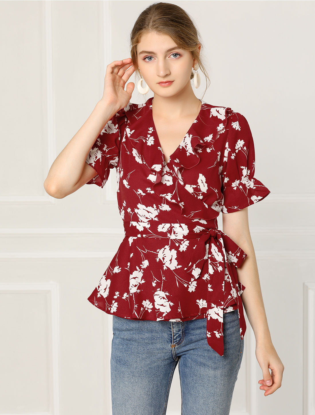 Blusa cruzada floral para mujer, manga corta, cuello en V con volantes y cinturón, peplum (disponible en tallas grandes)