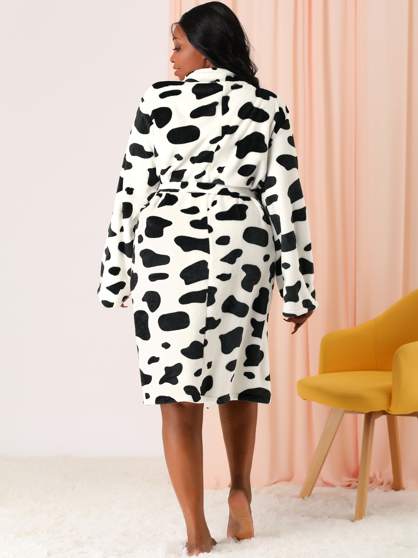 Camisón de talla grande para mujer, con estampado de vaca, cintura anudada y largo medio