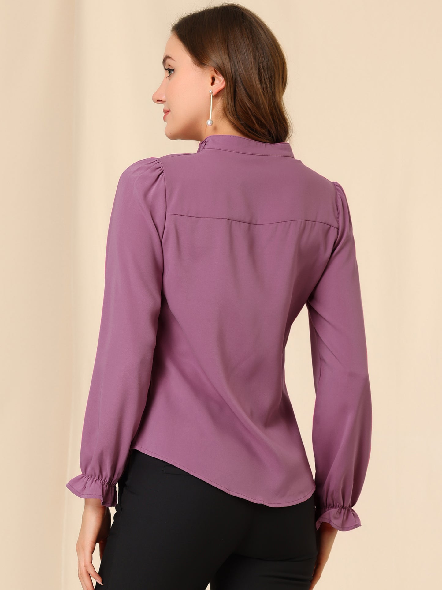Blusa elegante de gasa con botones y manga larga con cuello con volantes para mujer
