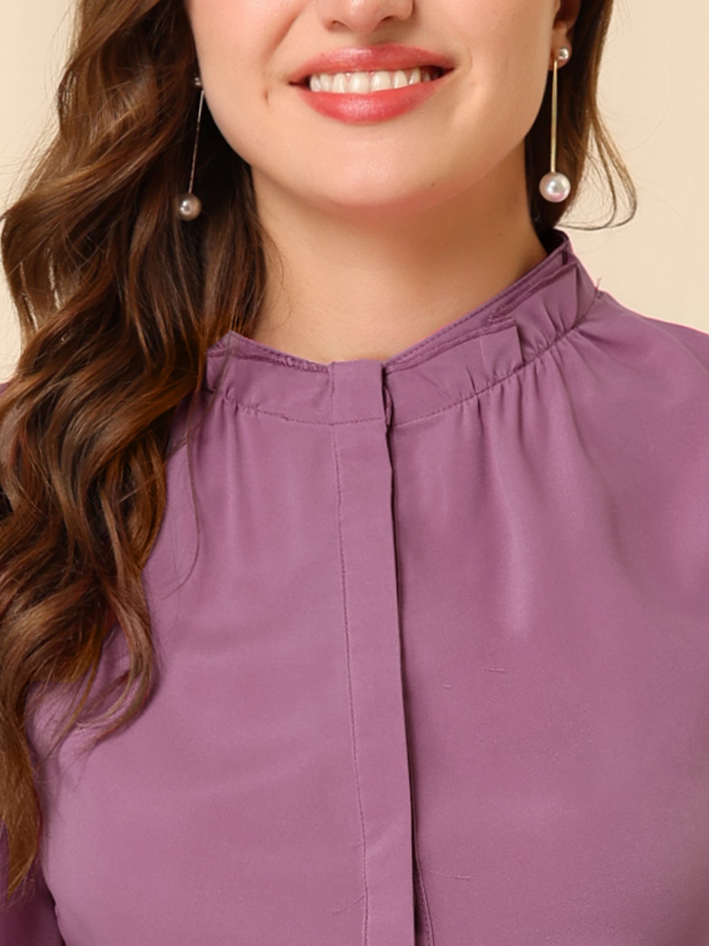 Blusa elegante de gasa con botones y manga larga con cuello con volantes para mujer