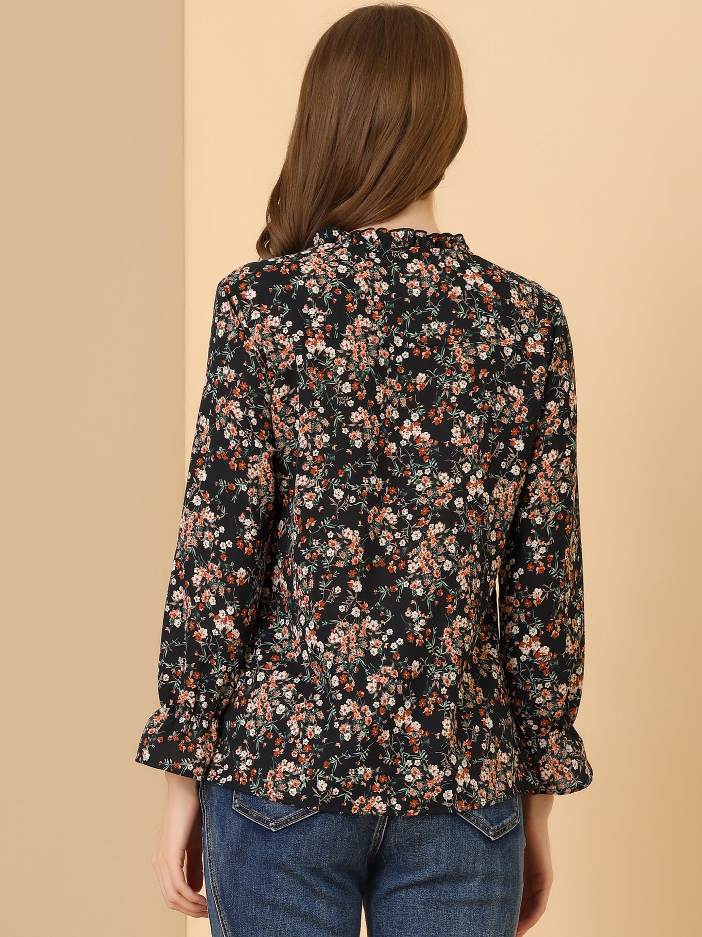 Blusa informal con cuello fruncido y botones con lazo floral para mujer