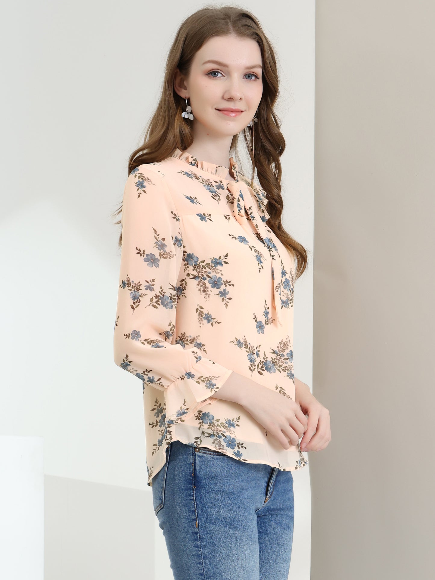 Blusa de gasa con estampado floral, cuello con volantes, mangas 3/4 y lazo para mujer