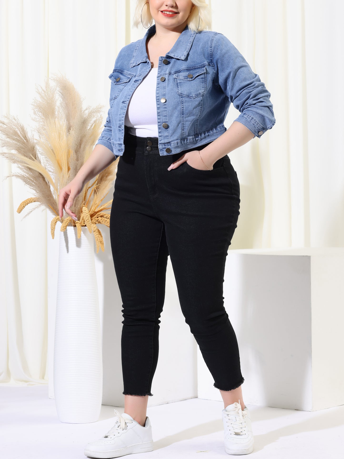 Women's Plus Size Button Closed Cropped Stitching Denim Jacket