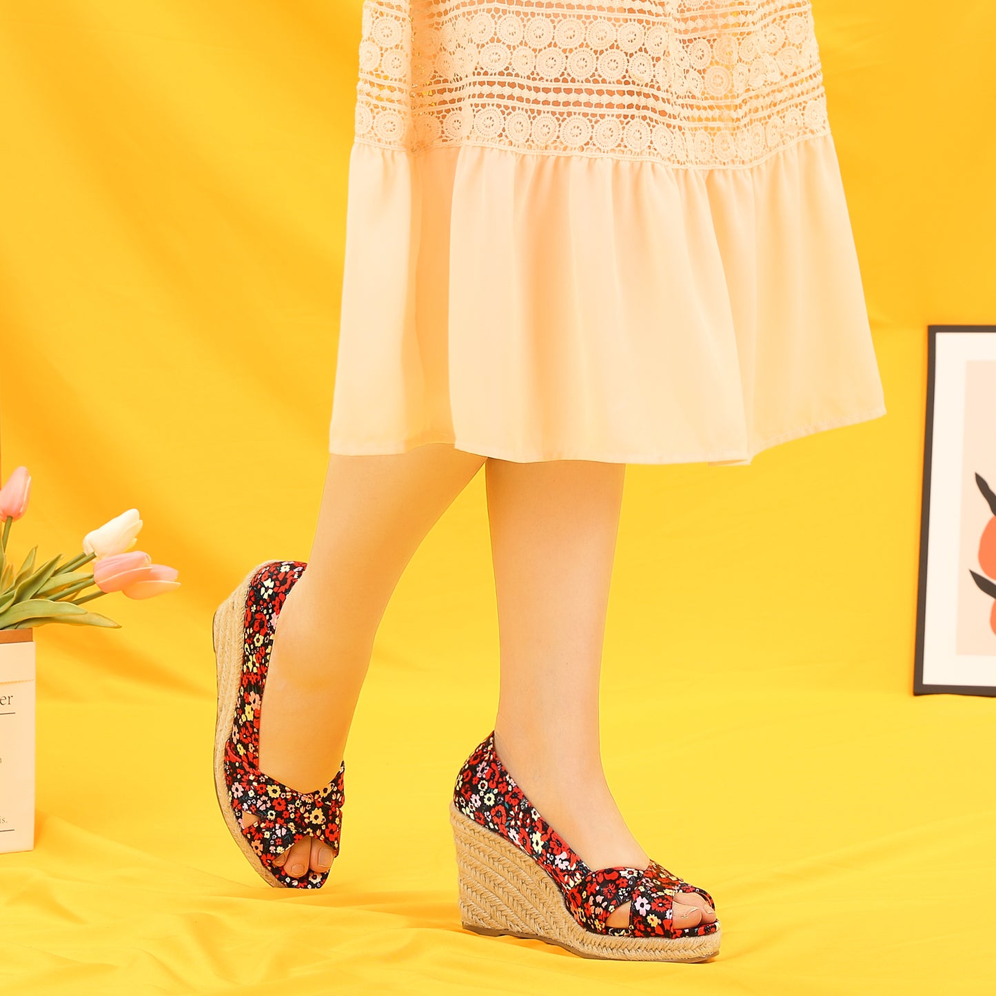 Sandalias de cuña con plataforma y punta abierta con diseño floral para mujer