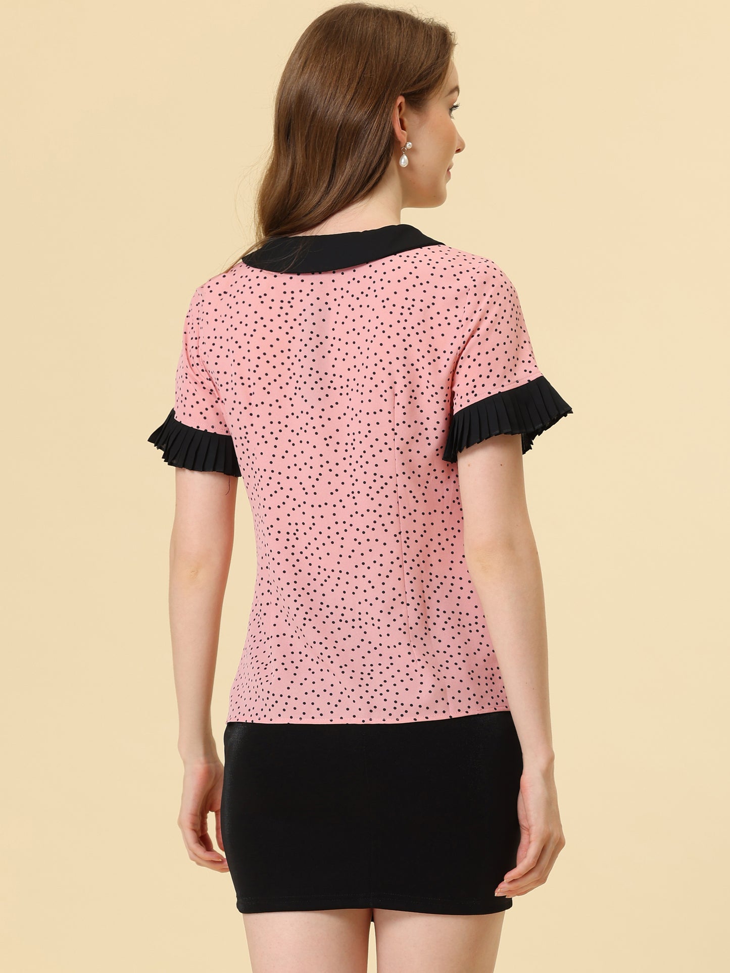 Blusa de manga corta con lunares y cuello de muñeca en contraste para mujer