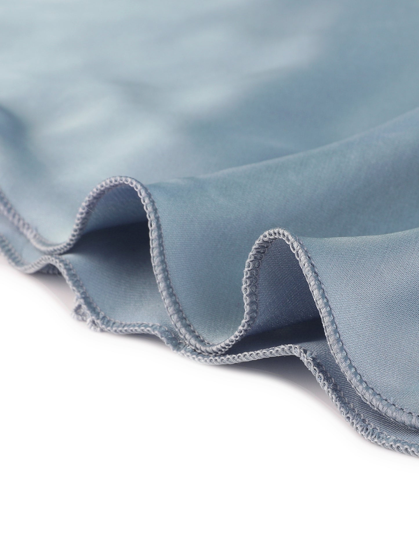 Camisón de satén con tirantes finos para mujer