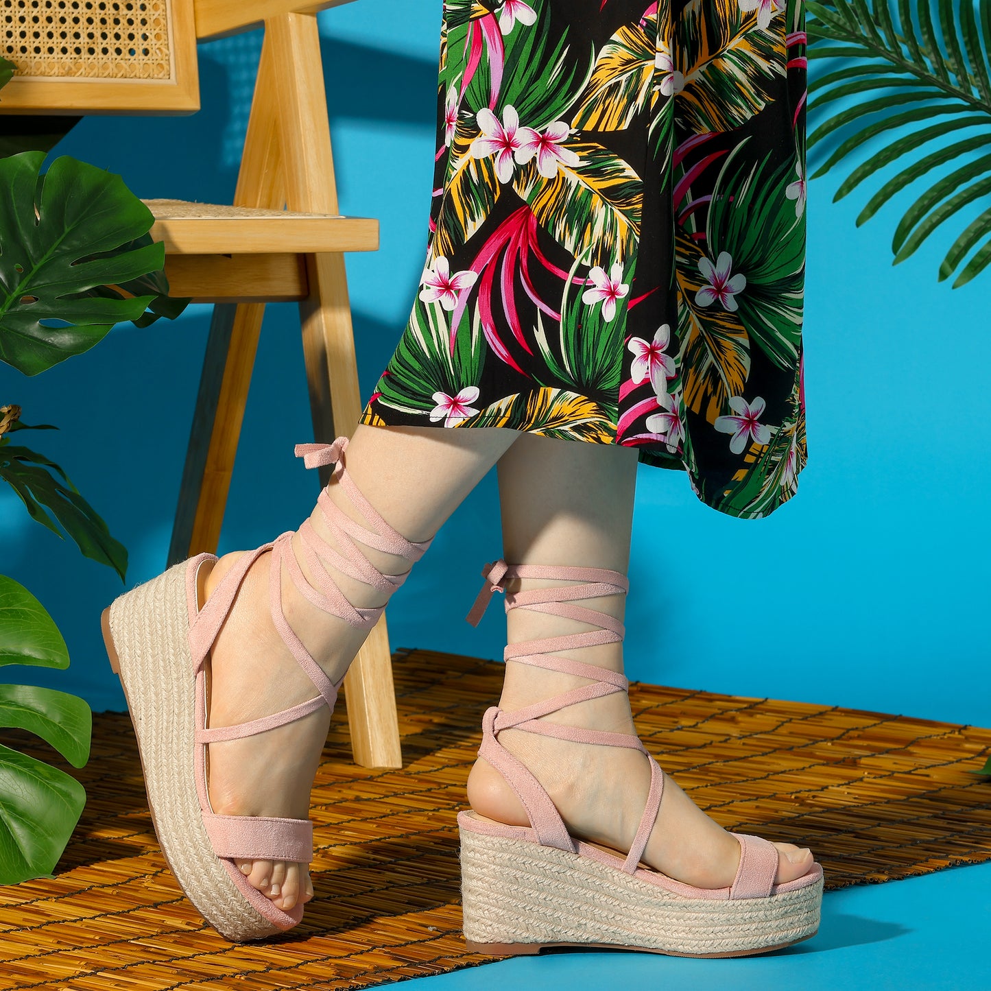 Sandalias de plataforma con cuña y tiras con cordones para mujer