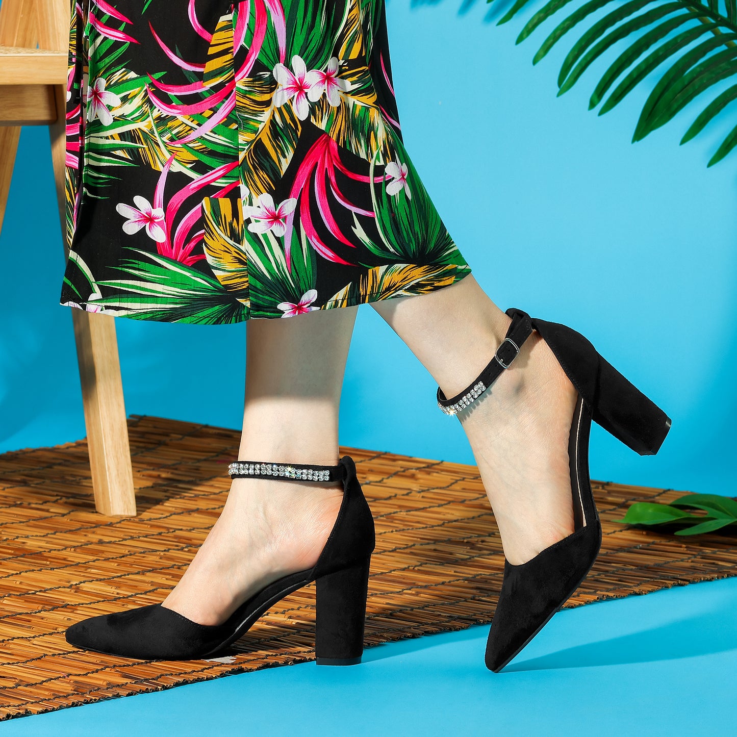 Zapatos de tacón grueso con tiras en el tobillo y punta puntiaguda para mujer