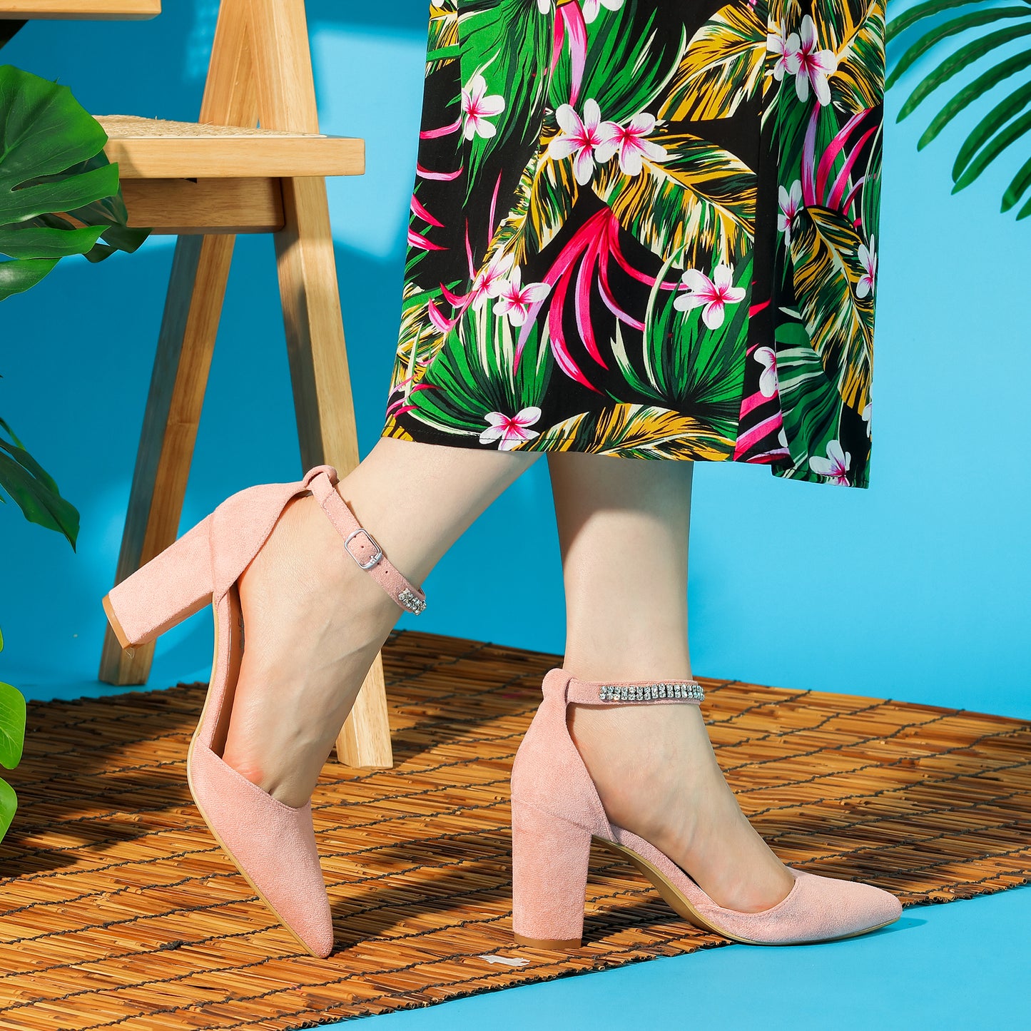 Zapatos de tacón grueso con tiras en el tobillo y punta puntiaguda de diamantes de imitación para mujer