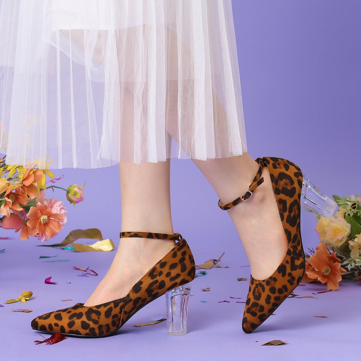 Zapatos de tacón grueso transparentes con tiras en el tobillo y punta puntiaguda para mujer