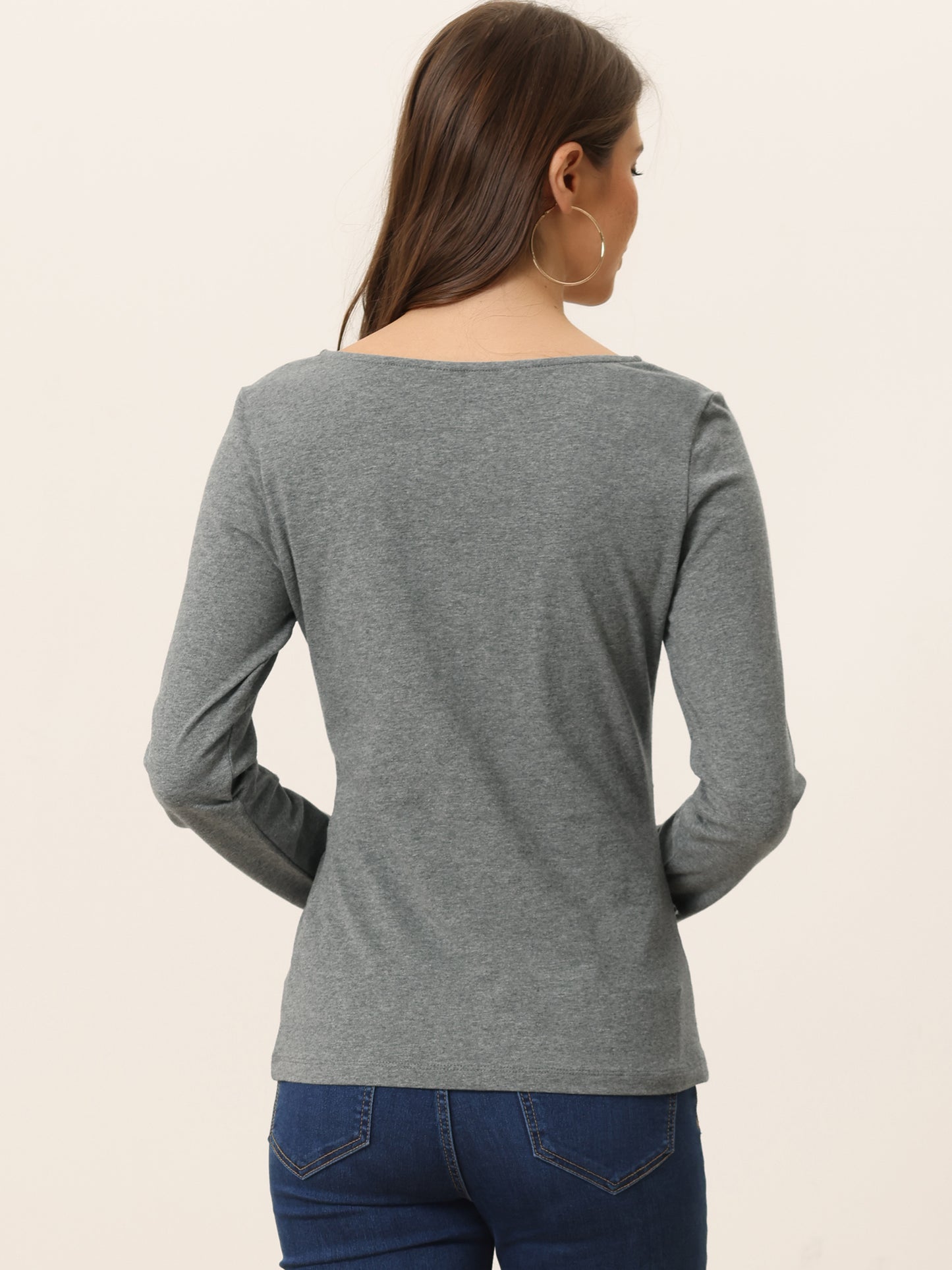 Camiseta fruncida de manga larga con cuello redondo y giro frontal para mujer