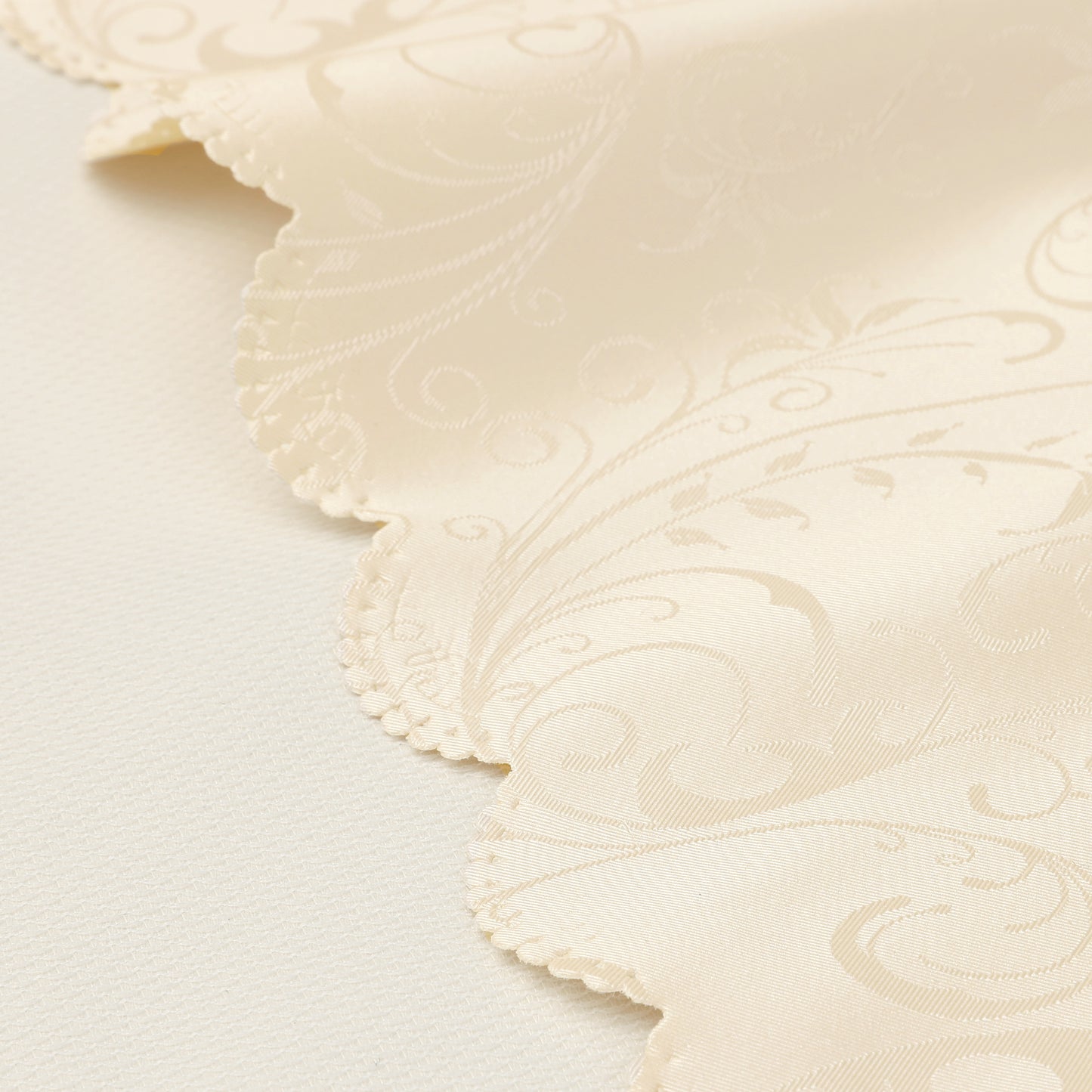 1 Pack Round Waterproof Vinyl Tablecloth, Wrinkle-Resistant Washable Table Cover
