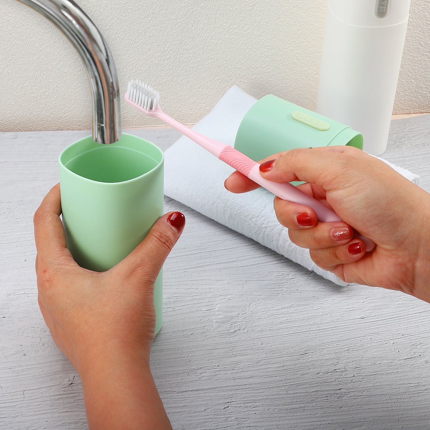 2 Pcs Lightweight Traveling Toothbrush Holders Case, 7.68"x2.36" Green