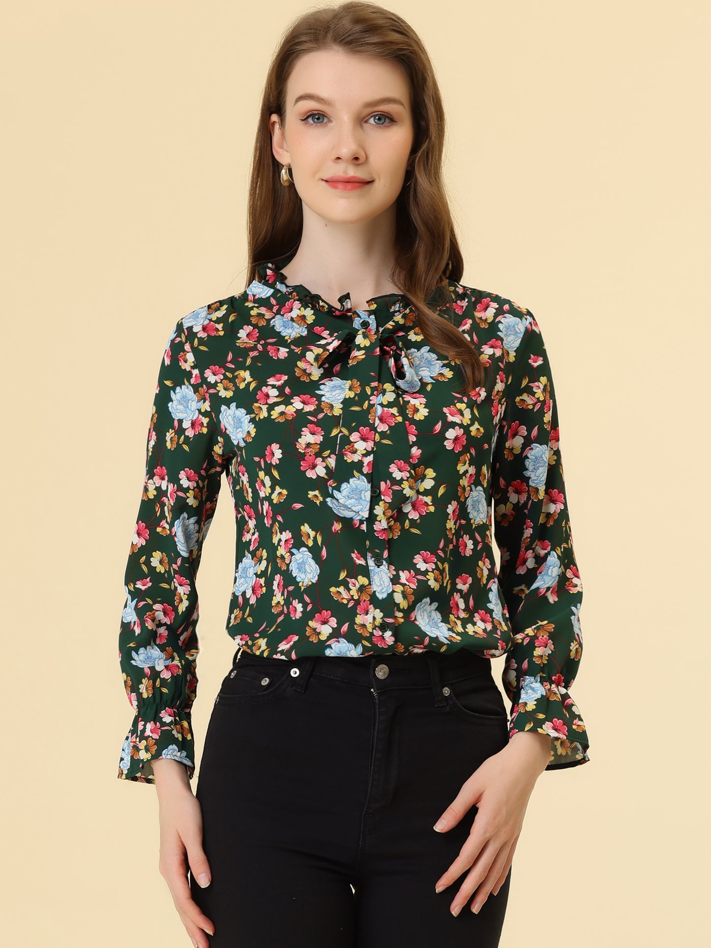 Blusa informal con cuello fruncido y botones con lazo floral para mujer
