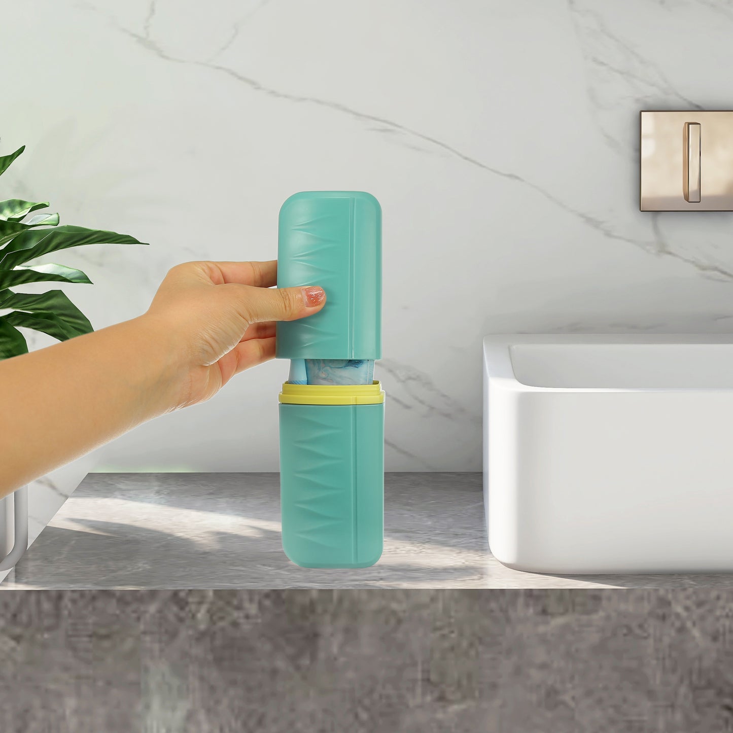 Lightweight Plastic Traveling Toothbrush Holders Case, 2.36"x1.57"x7.87" Green