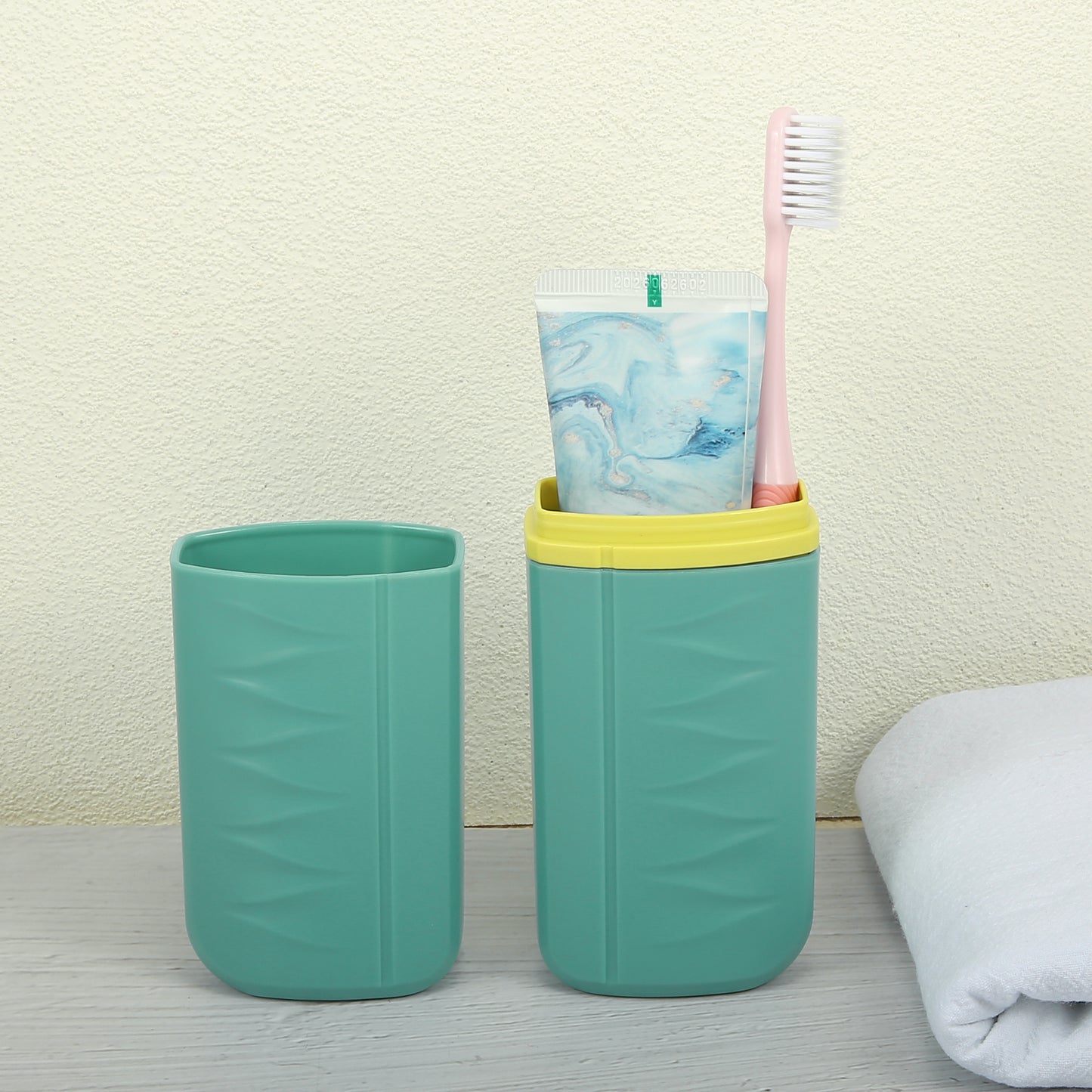 Lightweight Plastic Traveling Toothbrush Holders Case, 2.36"x1.57"x7.87" Green