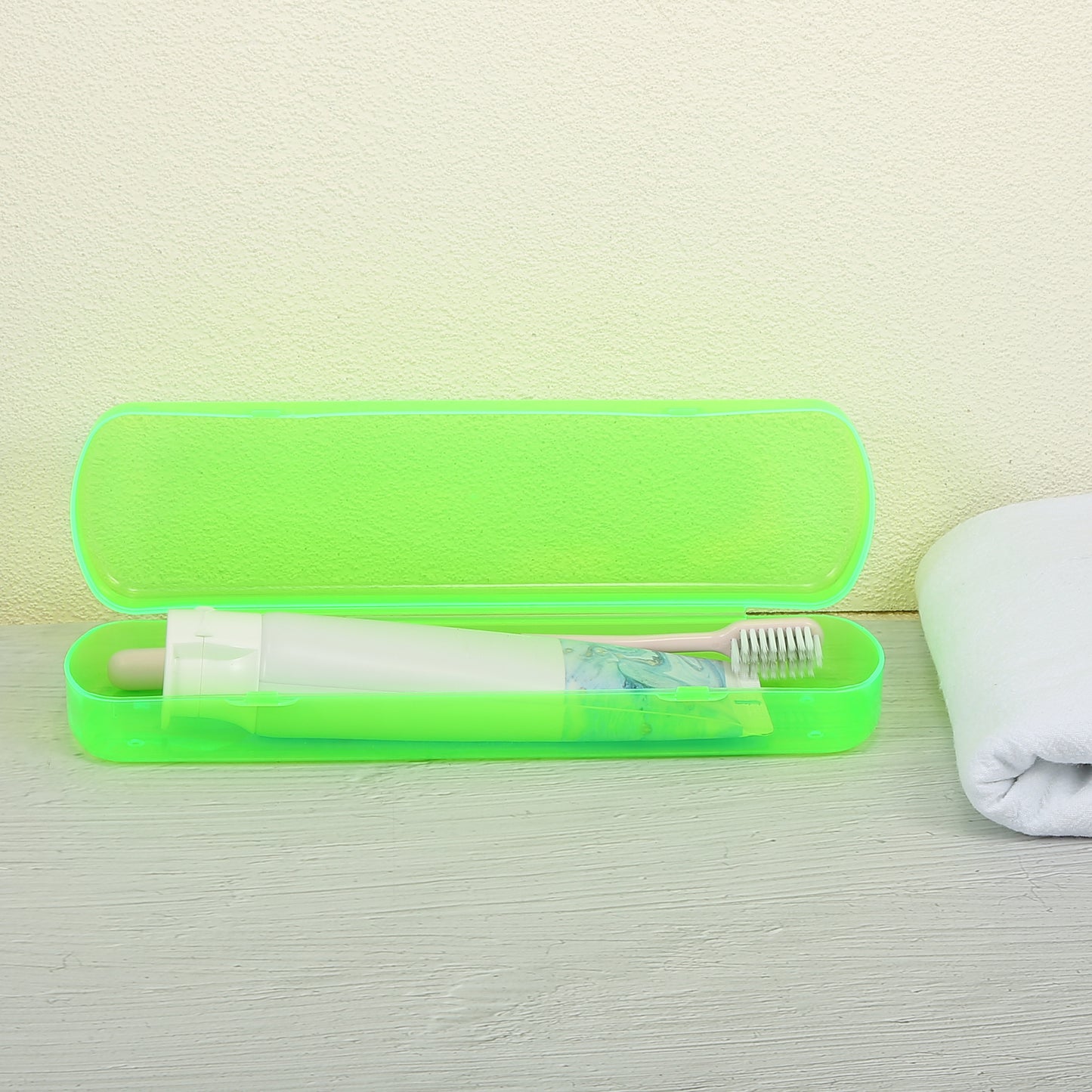 Plastic Lightweight Traveling Toothbrush Holders Case, 2.17"x1.38"x8.07" Green