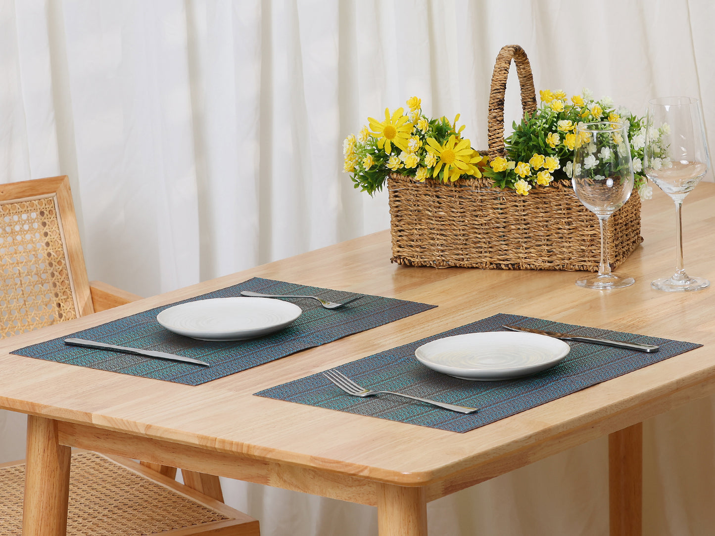 Placemats Set of 6 Washable Vinyl for Dining Table Weave Table Mats 18*12in