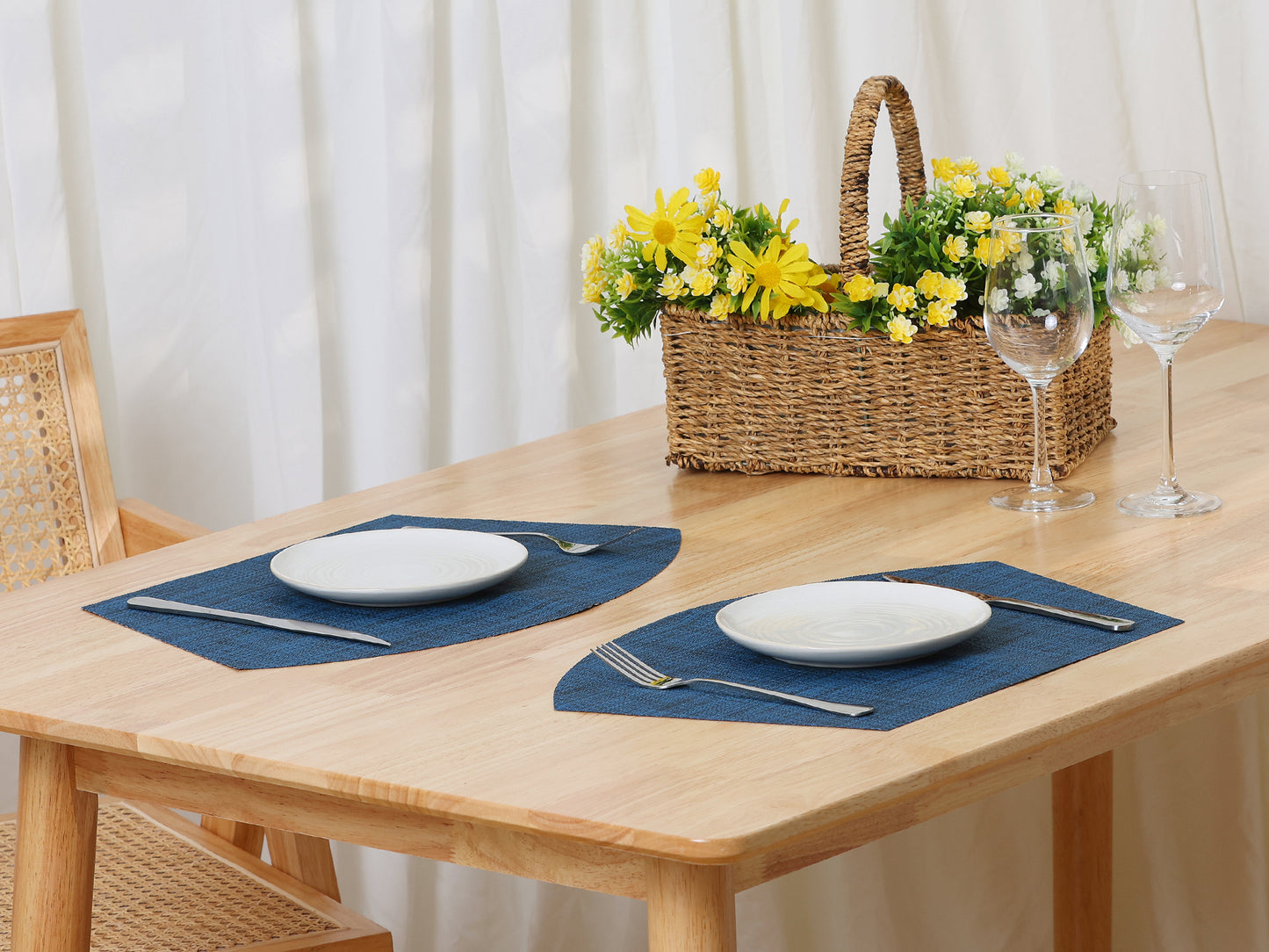 WovenTable Placemats Set of 6 Placemats Heat Resistant Water Proof Wipe Clean 18*12in