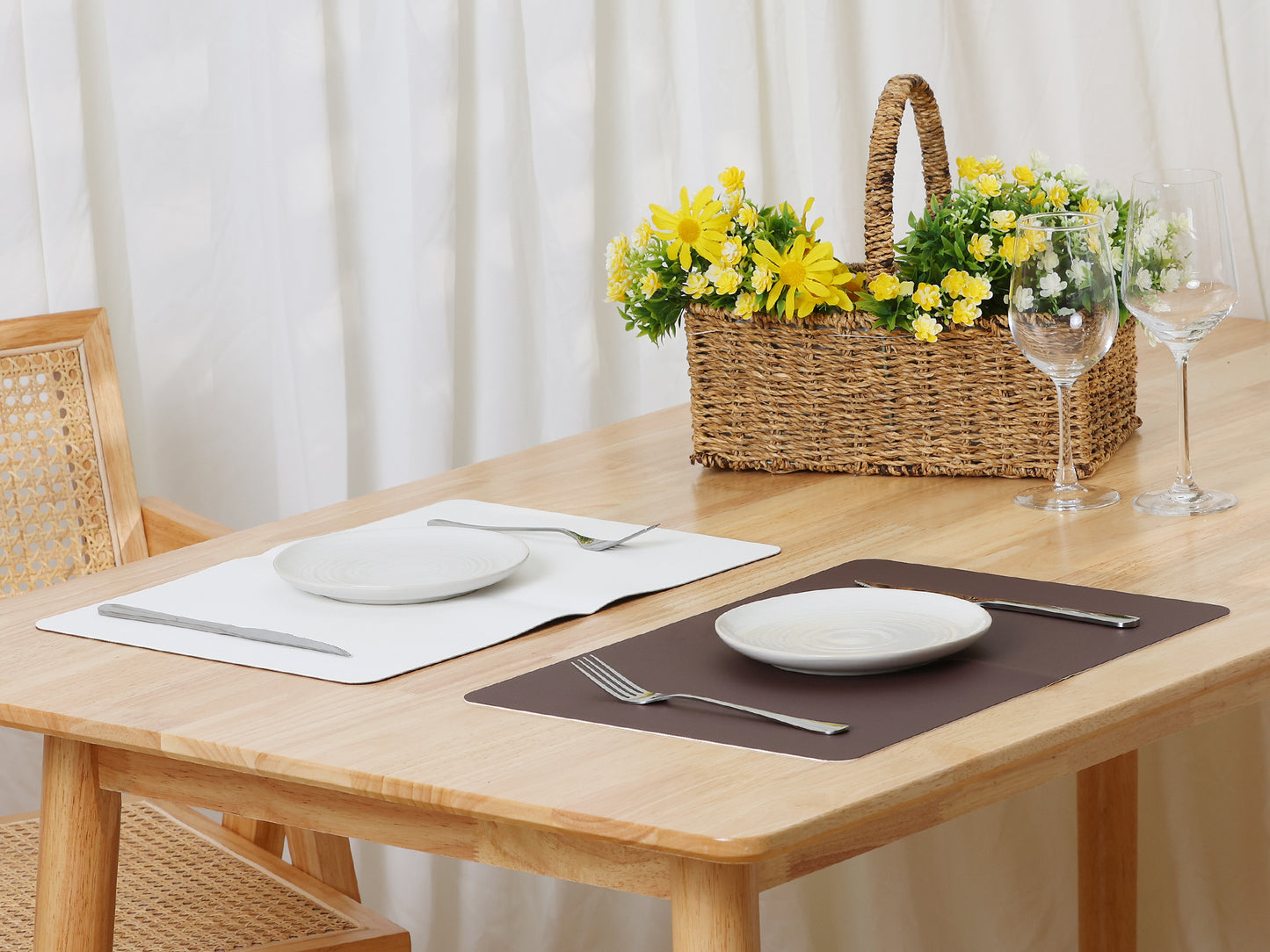 Placemats Set of 2 Faux Leather Heat Resistant Wipeable 17*12in