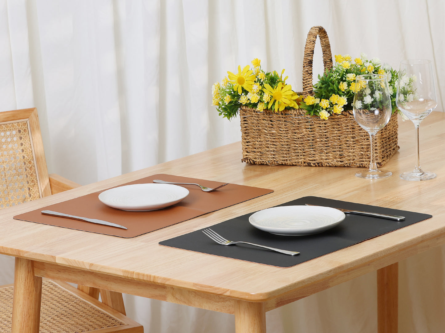 Placemats Set of 2 Faux Leather Heat Resistant Wipeable 17*12in