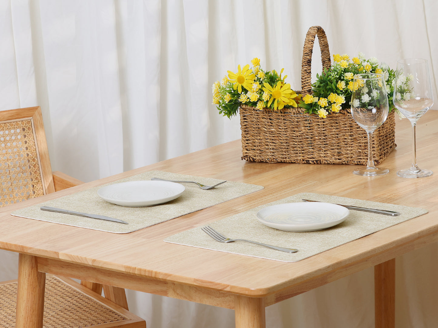 Placemats Set of 6 Faux Leather for Kitchen Dining Table Decor, Easy to Clean 17*12in