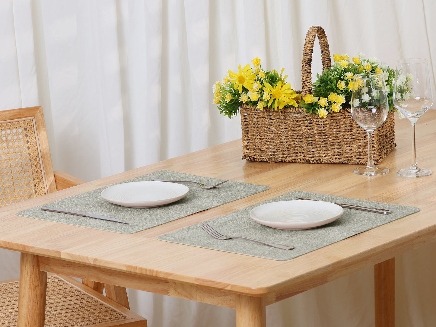Placemats Set of 6 Faux Leather for Kitchen Dining Table Decor, Easy to Clean 17*12in