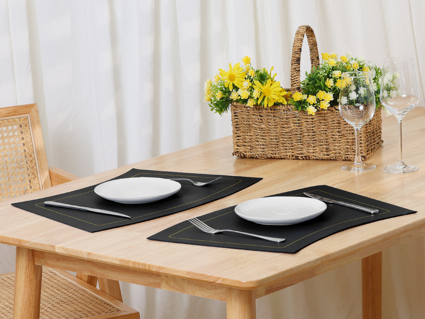 Round Table Placemats, Set of 6 Wedge Faux Leather Heat Resistant 20*12in