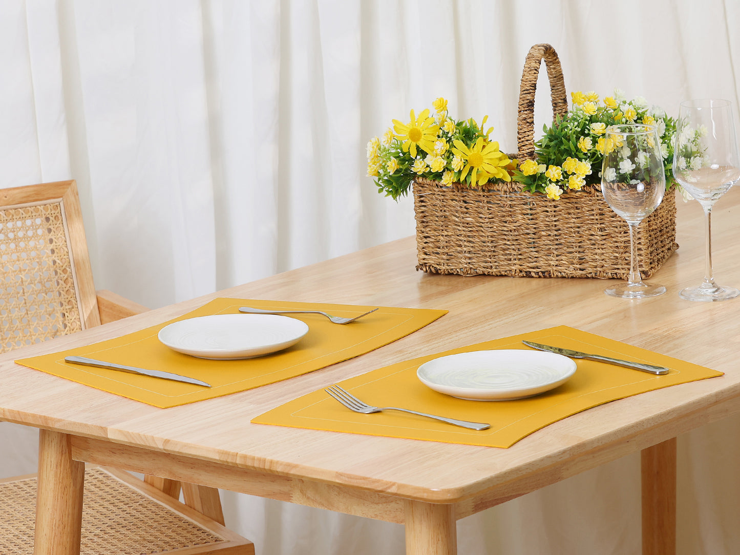 Round Table Placemats, Set of 6 Wedge Faux Leather Heat Resistant 20*12in