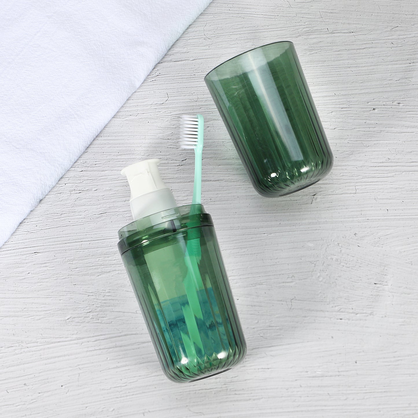 Clear Toothbrush Case for Travel Business, 8.27"x2.76" Green