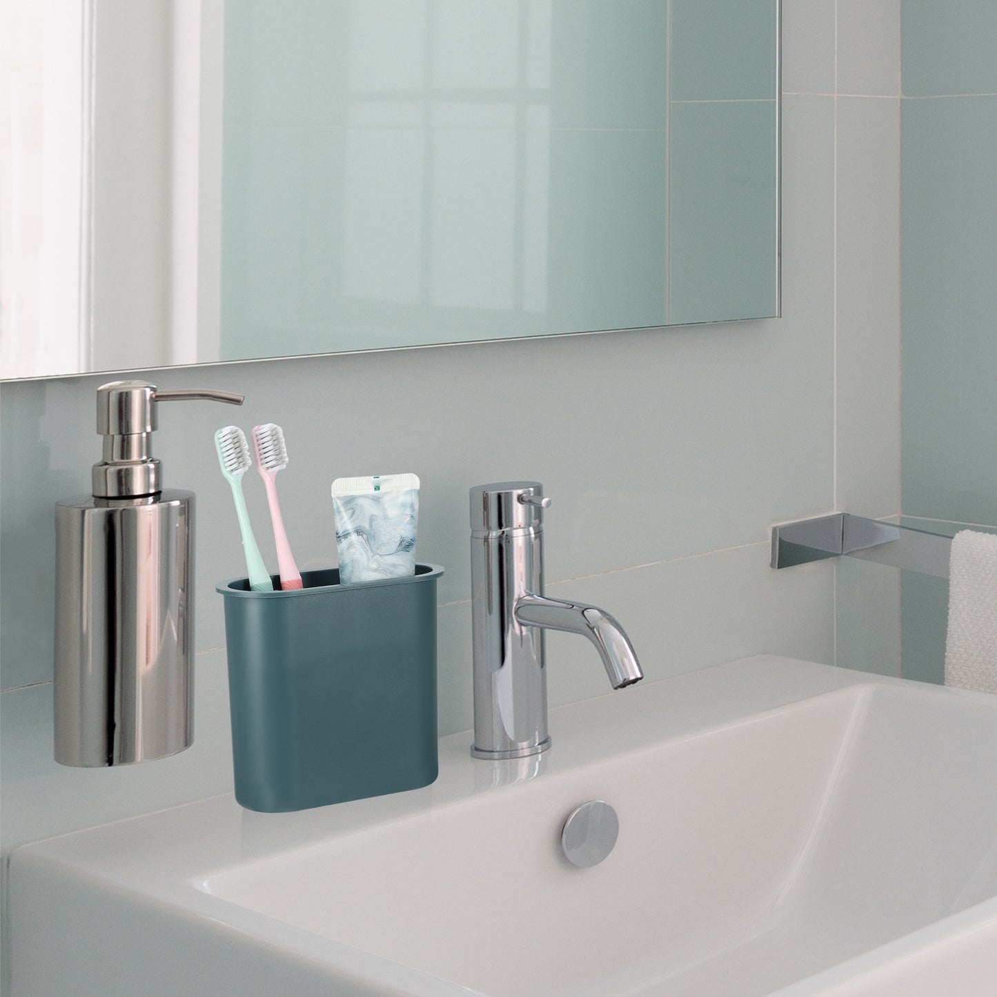 Soporte autoadhesivo de pared para cepillos de dientes, para baño, 12,7 x 5,4 x 10,8 cm, azul oscuro
