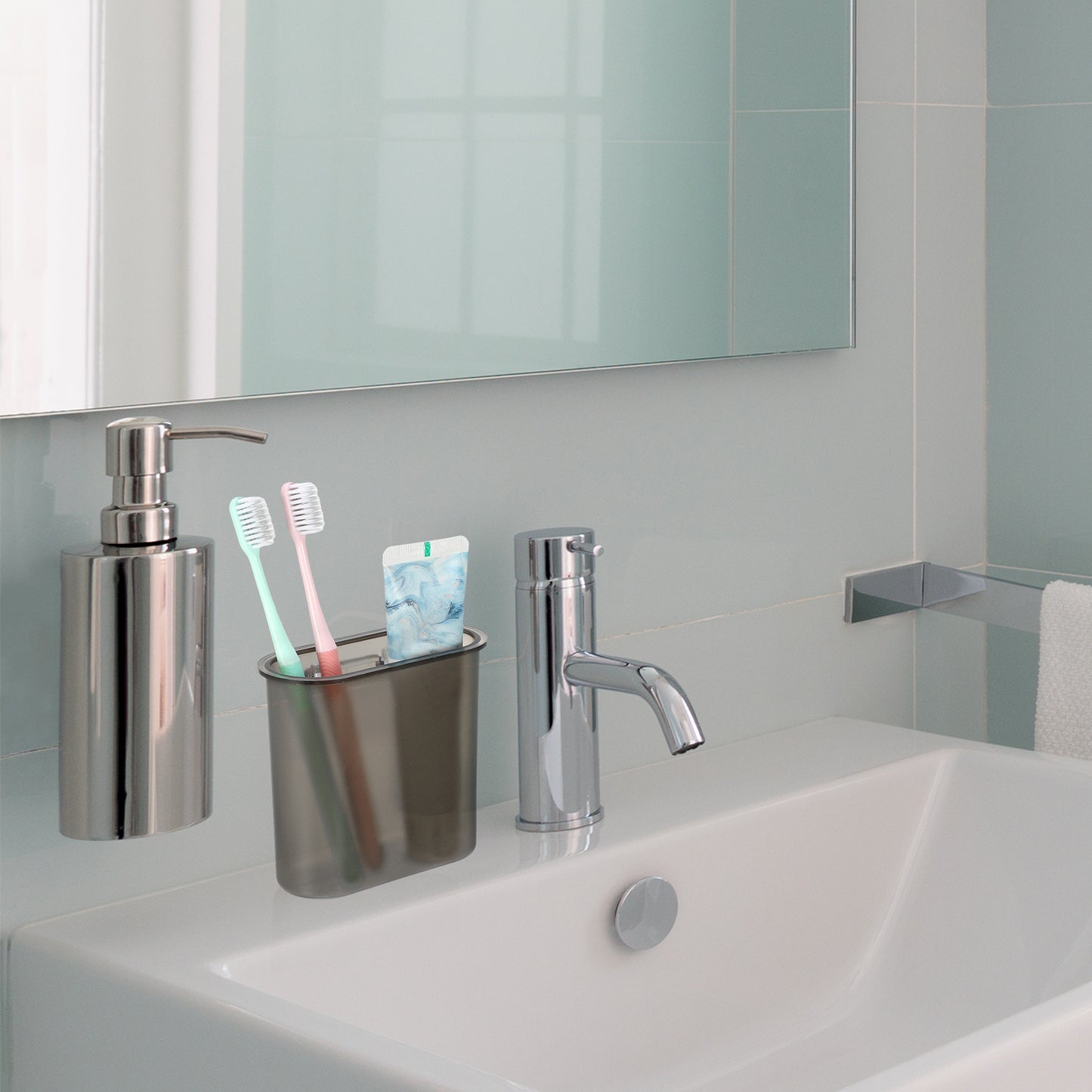 Soporte autoadhesivo de pared para cepillos de dientes, para baño, 12,7 x 5,4 x 10,8 cm, color negro
