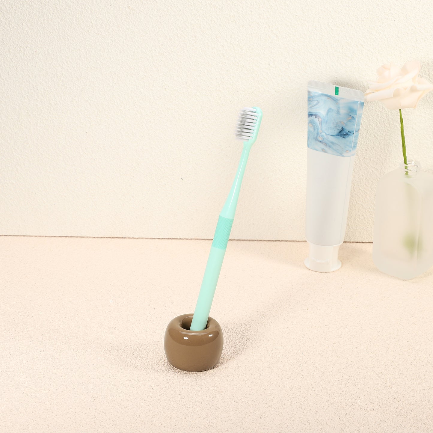 Mini portacepillos de dientes redondo de cerámica para baño, 4,25 x 3 cm, color marrón