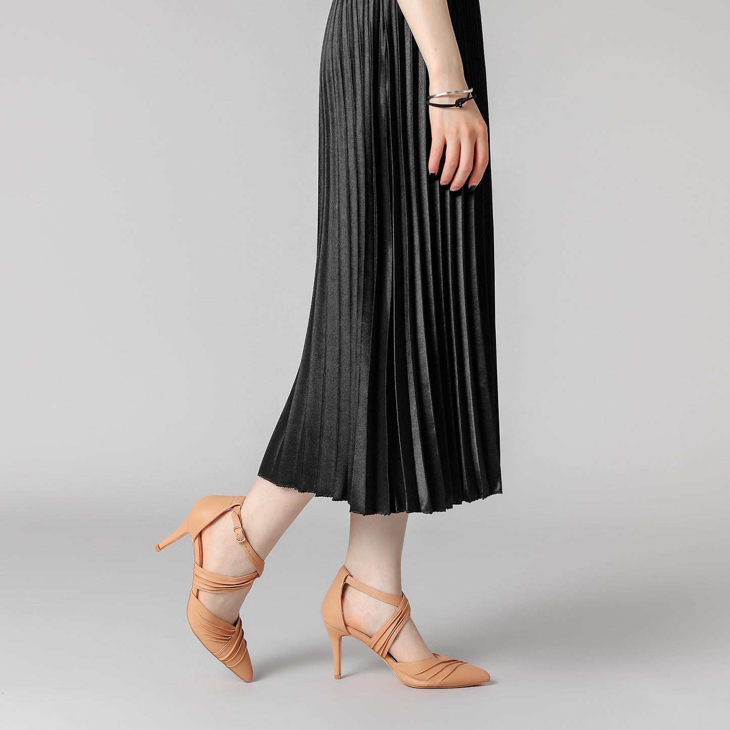 Zapatos de tacón de aguja con punta puntiaguda y tiras cruzadas para mujer
