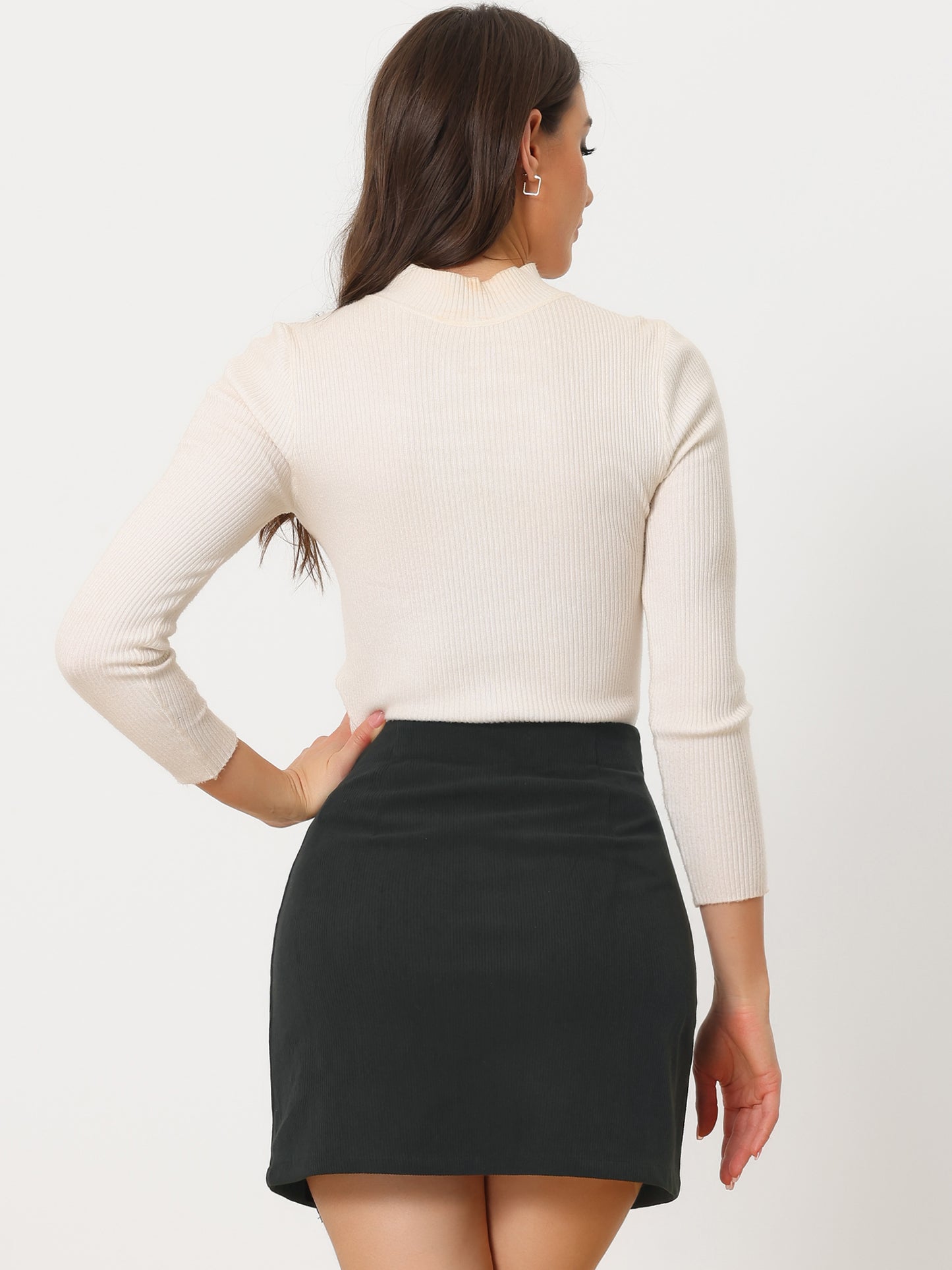 Falda corta de cintura alta con volantes y botones de pana para mujer