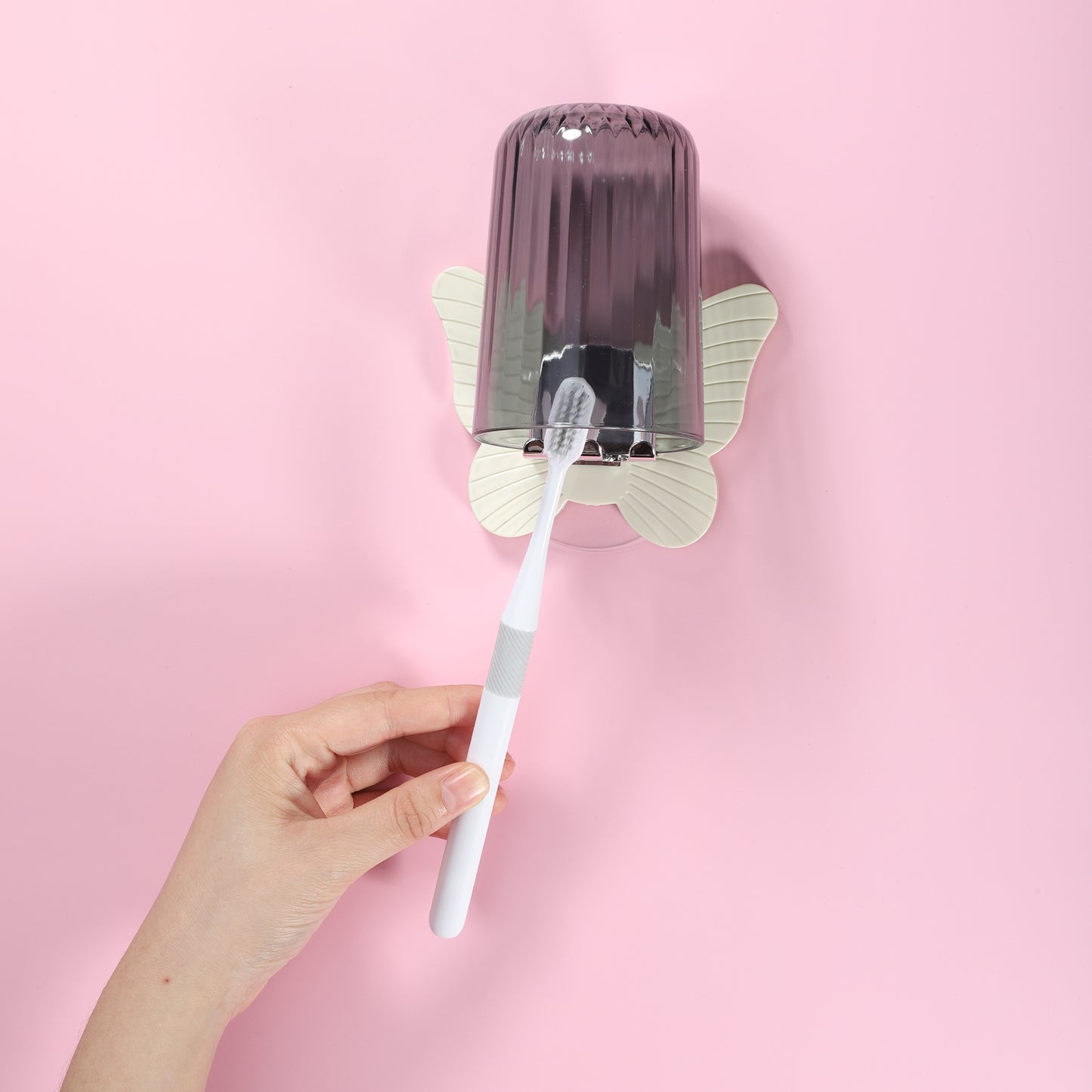 Juego de portacepillos de dientes de pared con forma de mariposa y vaso para baño, 11 x 8,5 cm, color beige