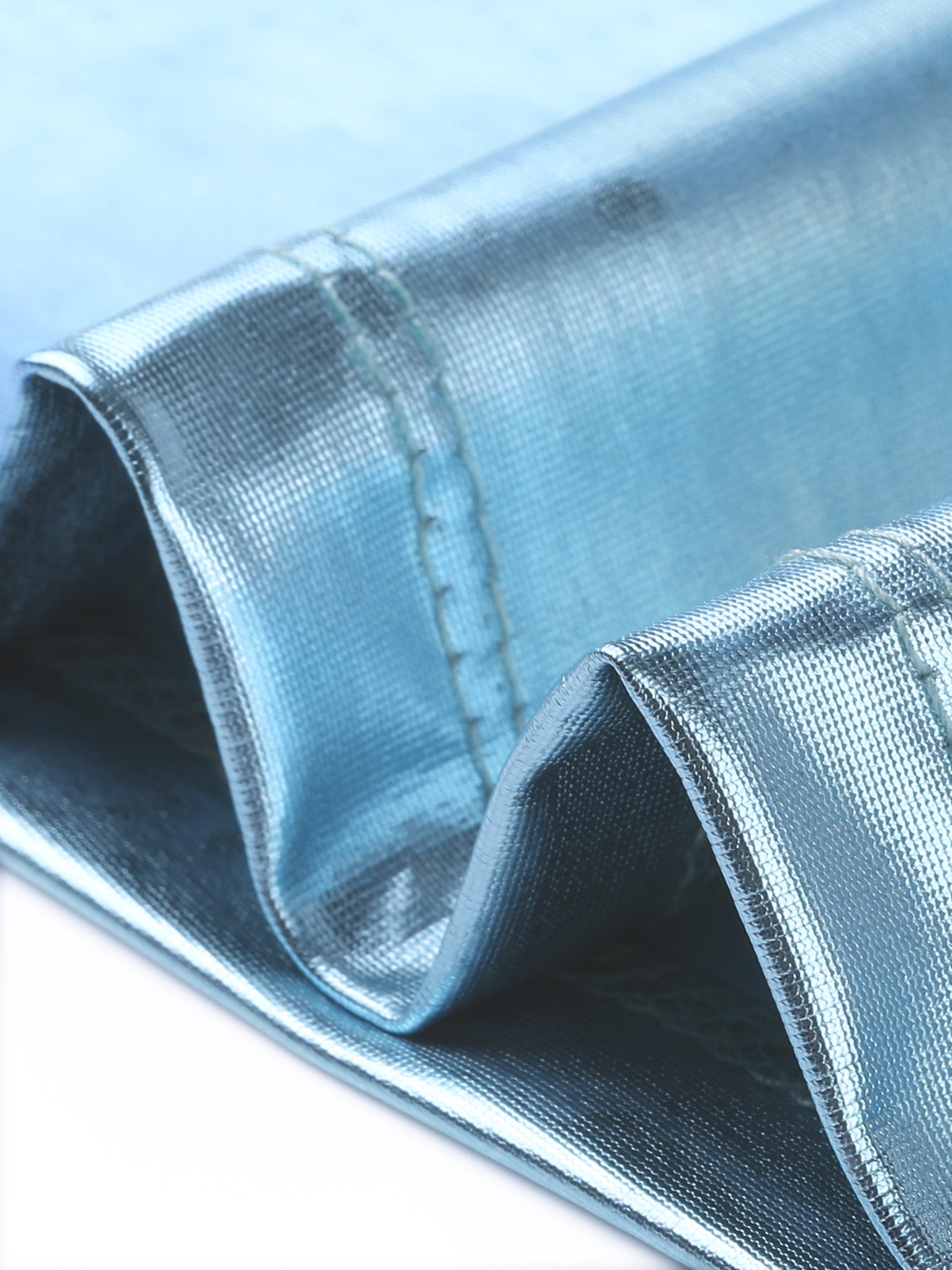 Camisola de fiesta con escote en V profundo y diseño brillante metálico para mujer