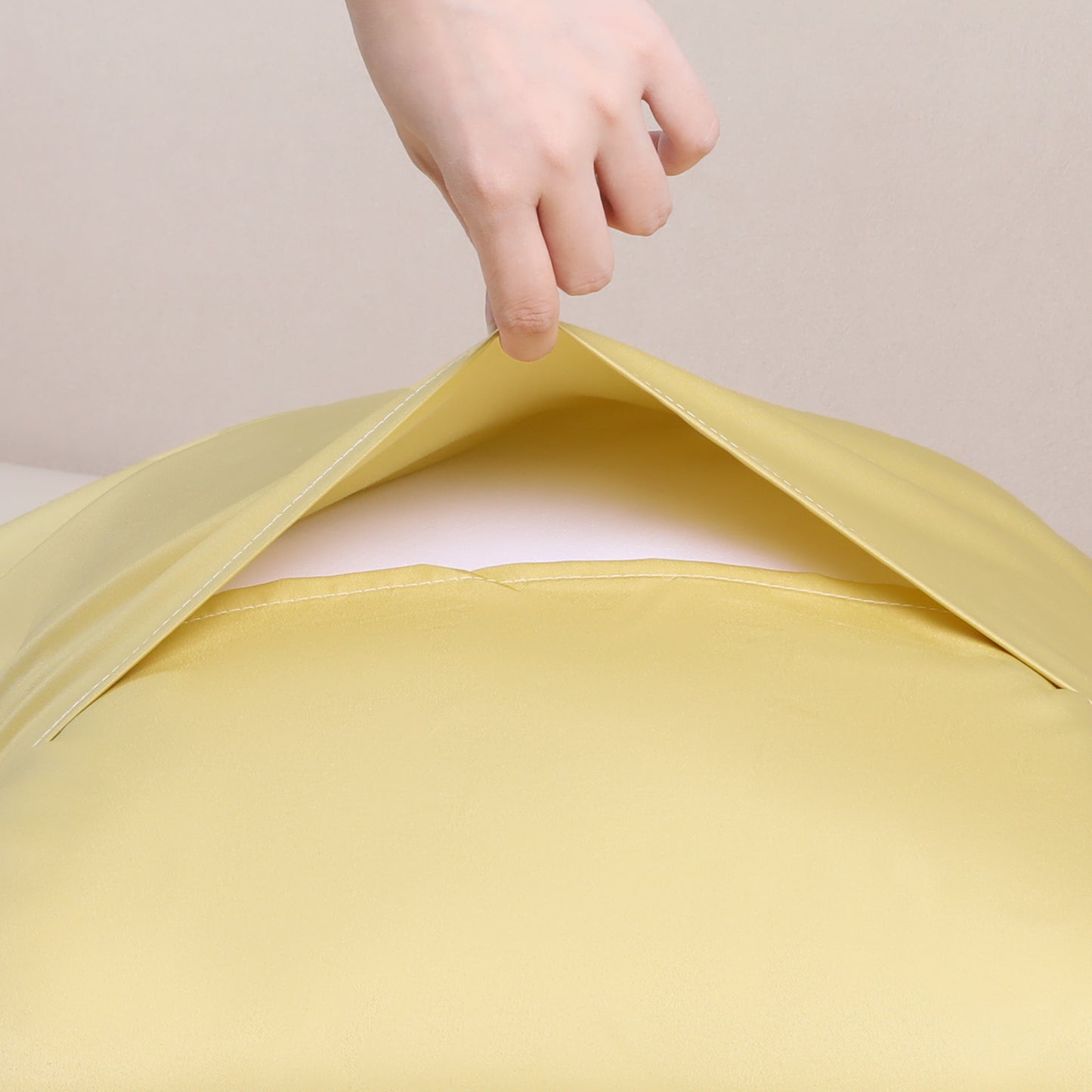 Pillow Cases Set of 2, Soft Satin Polyester Cooling Pillow Covers with Envelope Closure
