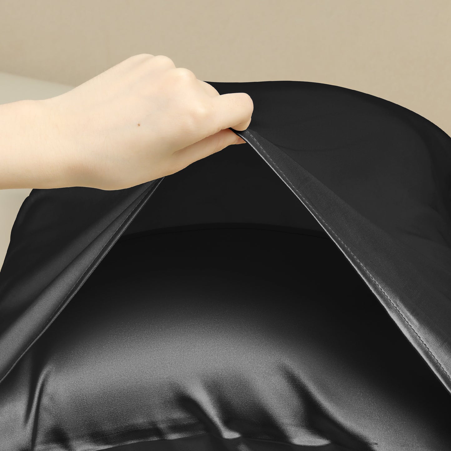 Breathable Pillow Case with Envelope, 1 Pcs with Satin Pillowcases for Hair and Skin