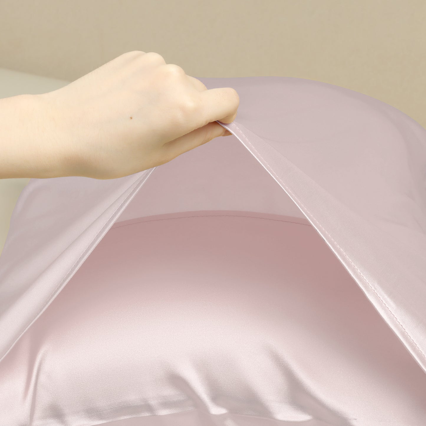 Breathable Pillow Case with Envelope, 1 Pcs with Satin Pillowcases for Hair and Skin