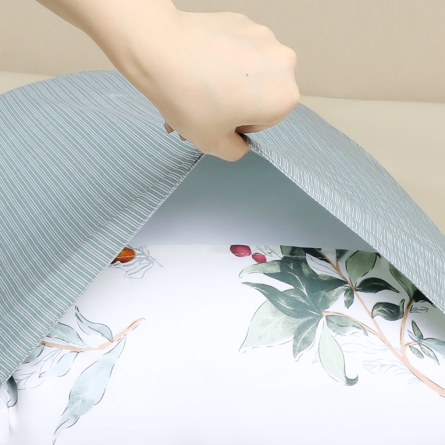 Pillowcase for Hair and Skin Breathable, Soft Floral Pillow Cases Set of 2 with Envelope Closure