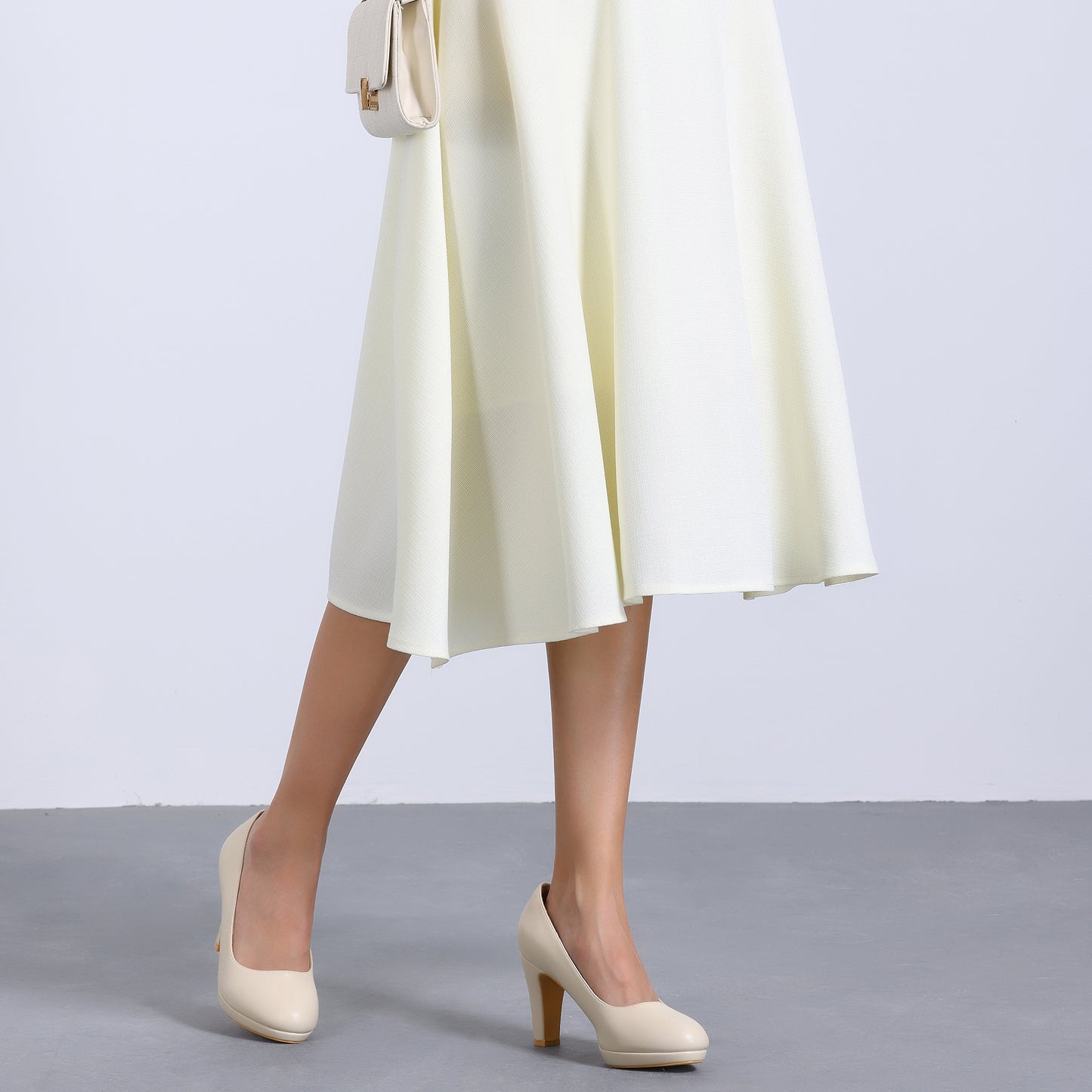 Women's Round Toe Chunky Heel Platform Pumps