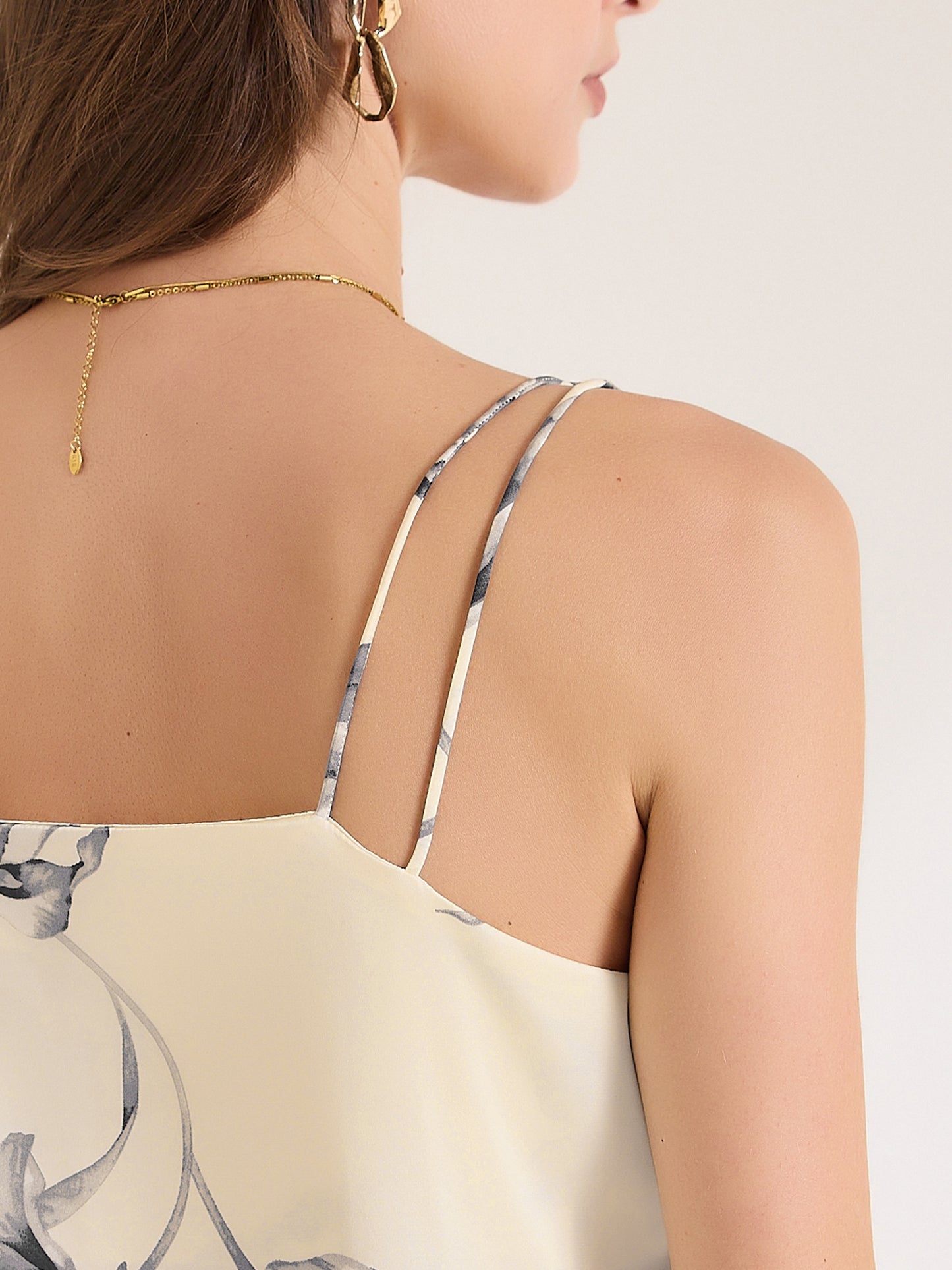 Camisola de satén floral sin mangas con cuello en V para mujer