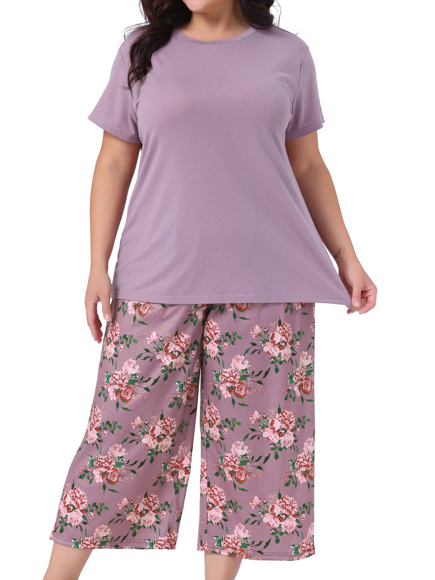 Women's Plus Size Short Sleeve Tops with Capri Pants Two-Piece Pajamas Set