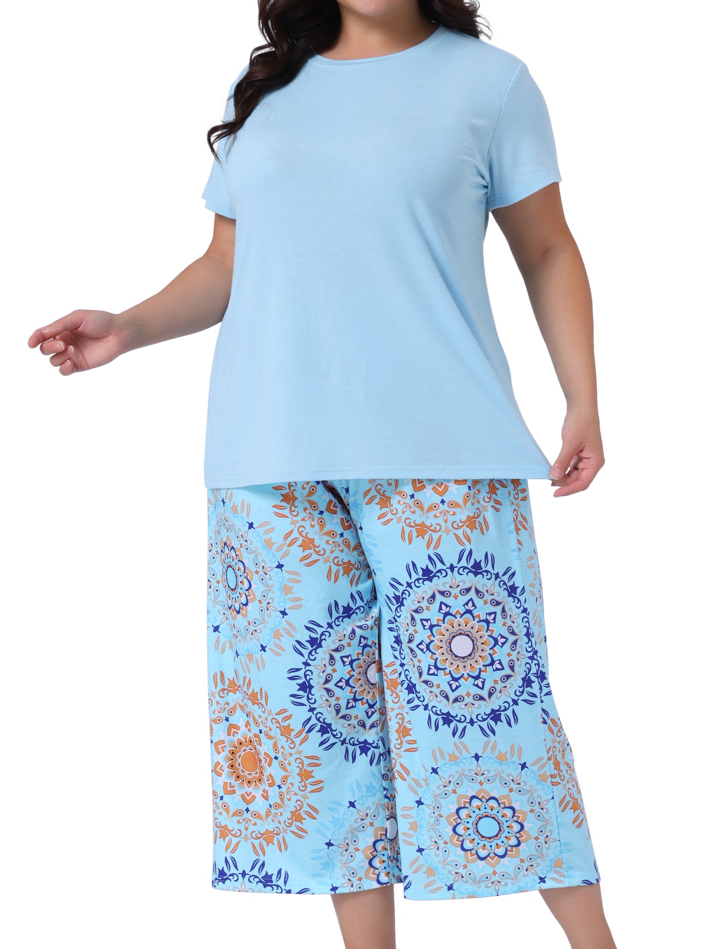 Women's Plus Size Short Sleeve Tops with Capri Pants Two-Piece Pajamas Set